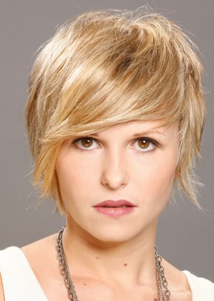 side swept short hairstyle 2016